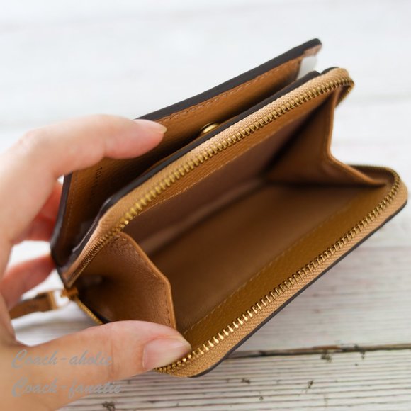 NWT Tory Burch Britten Bifold Logo Zip Coin Leather Wallet in Tiramisu - Picture 5 of 7